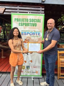 Participei-da-entrega-de-certificados-e-medalhas-aos-destaques-de-2025-do-Projeto-Social-Esporti-5-225x300 Esporte e Inclusão: Projeto Social premia destaques de 2025 com entrega de medalhas e certificados